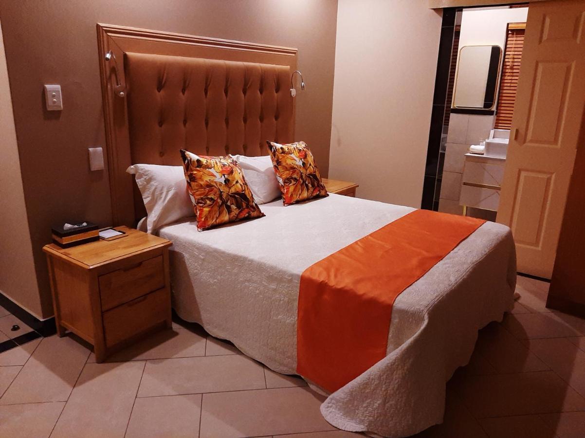 Lilypark Lodge Rustenburg Esterno foto