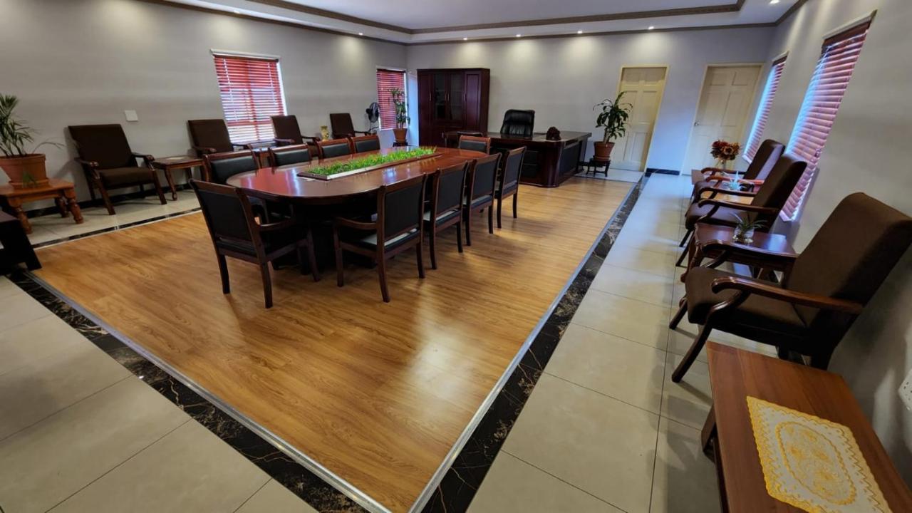 Lilypark Lodge Rustenburg Esterno foto
