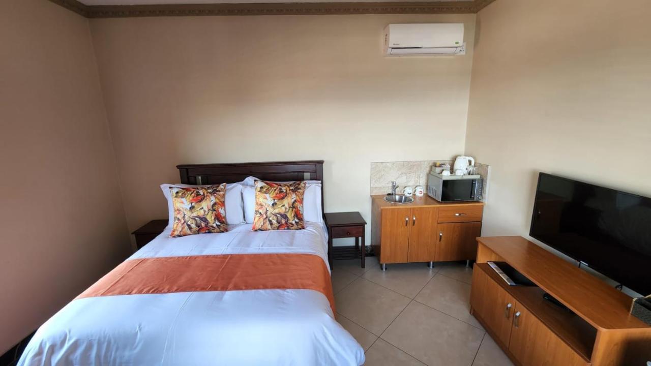 Lilypark Lodge Rustenburg Esterno foto