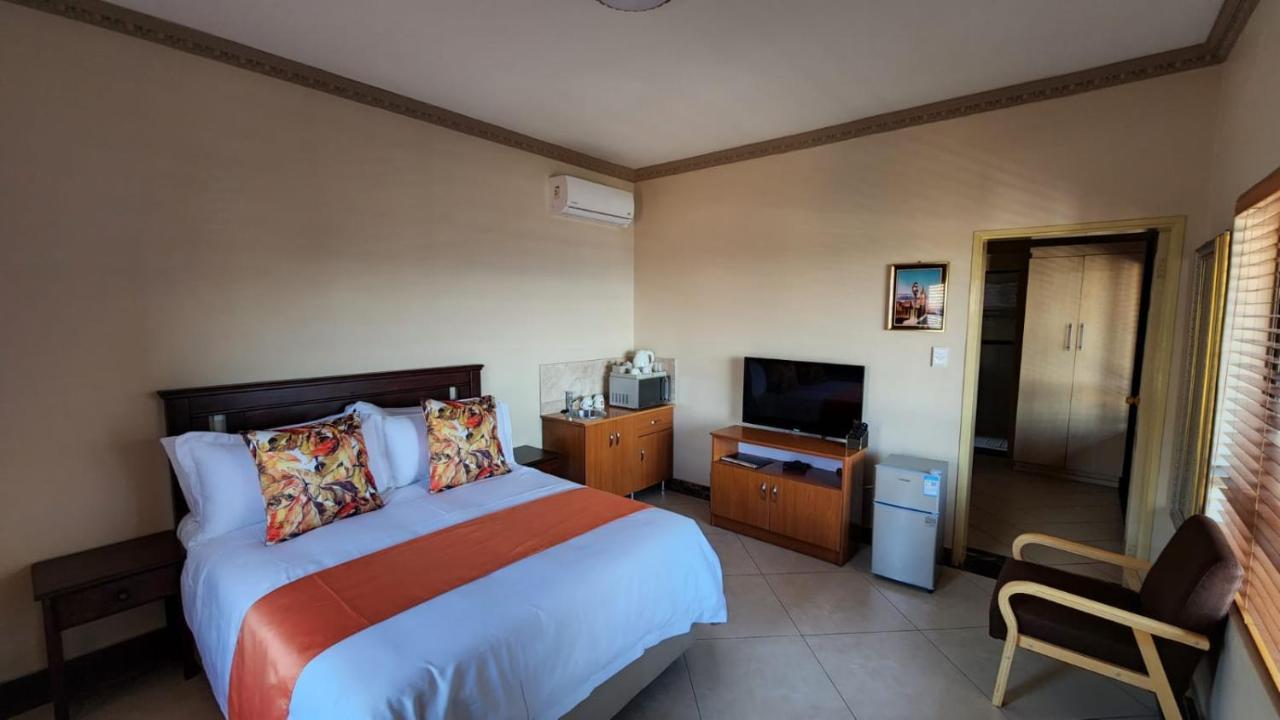 Lilypark Lodge Rustenburg Esterno foto
