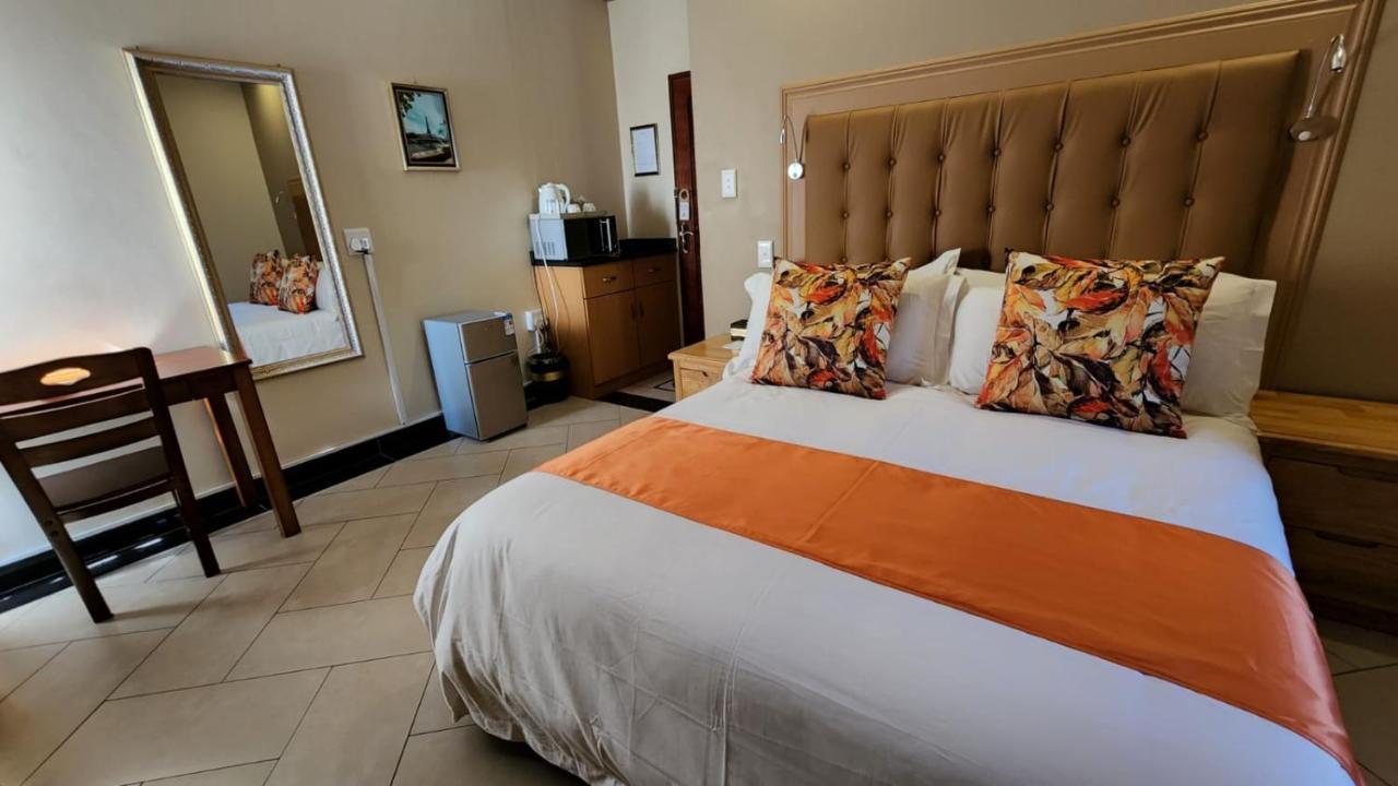 Lilypark Lodge Rustenburg Esterno foto